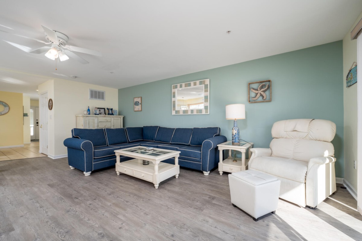 Bluvista Vacation Rentals-Sandy Pause 803A-image-1