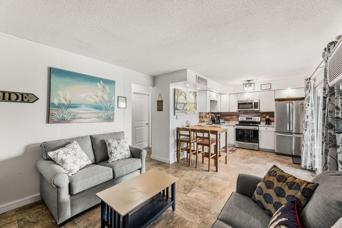 Bluvista Vacation Rentals-Future One #2-image-1